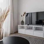 Cloud N°7 Aparthotel 4*